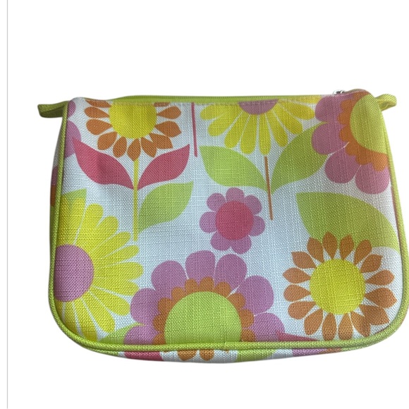 Clinique 2 piece cosmetics bag NWOT - Picture 2 of 5